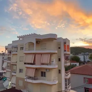 Central Apartament Himarë