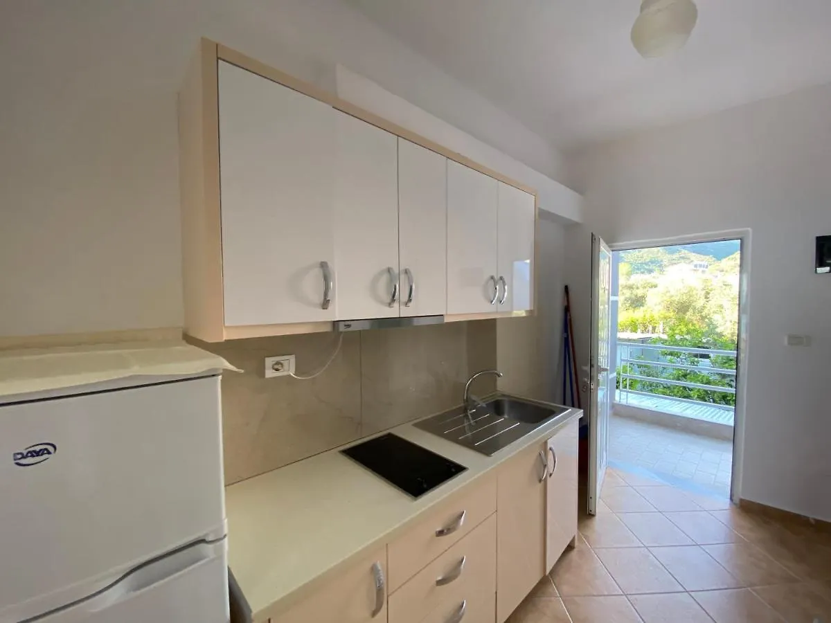Wave N' Sea Apartments Himare